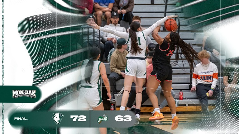 Women's Basketball closes out the regular season with a 72-63 win over DCB.